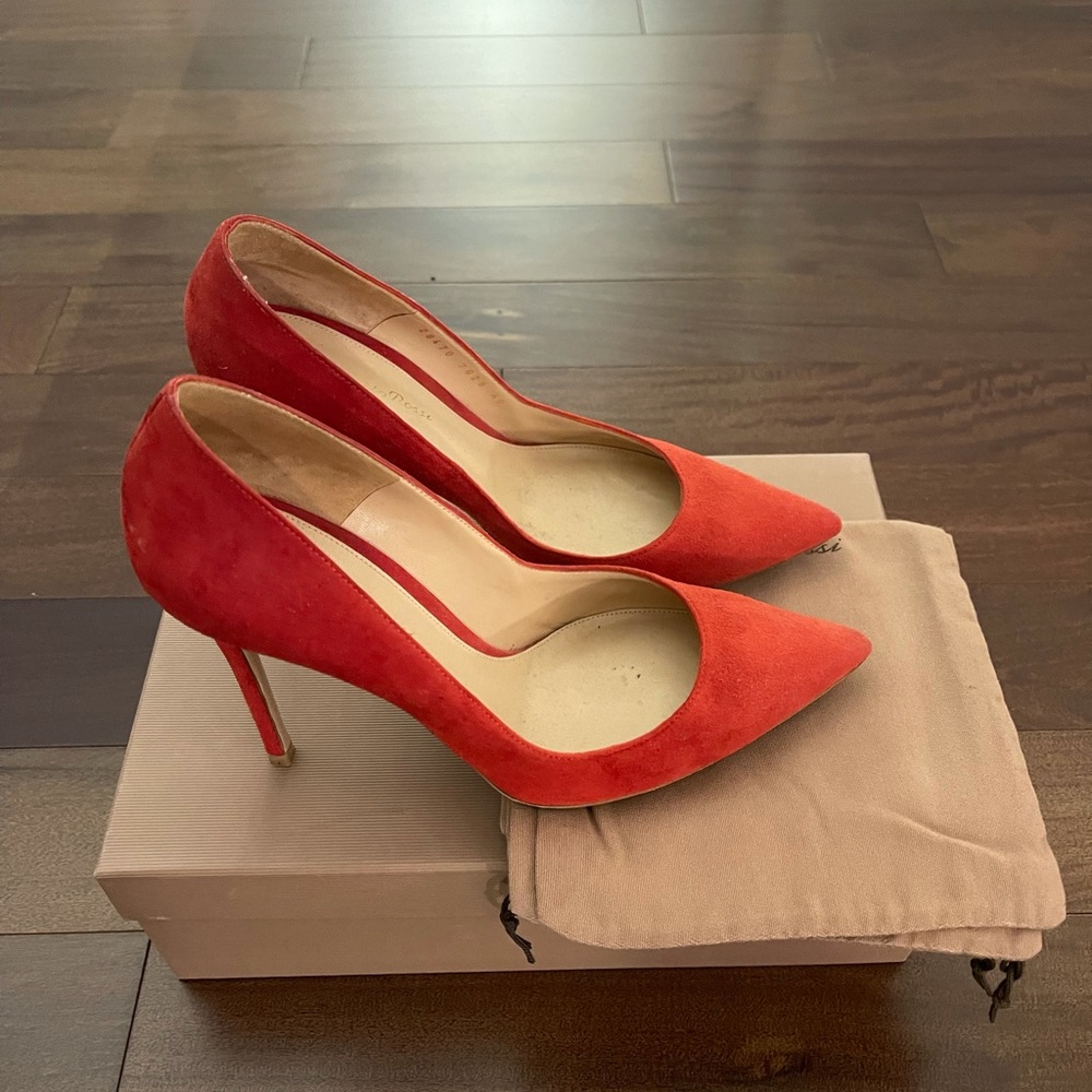 Gianvito Rossi Suede Pumps